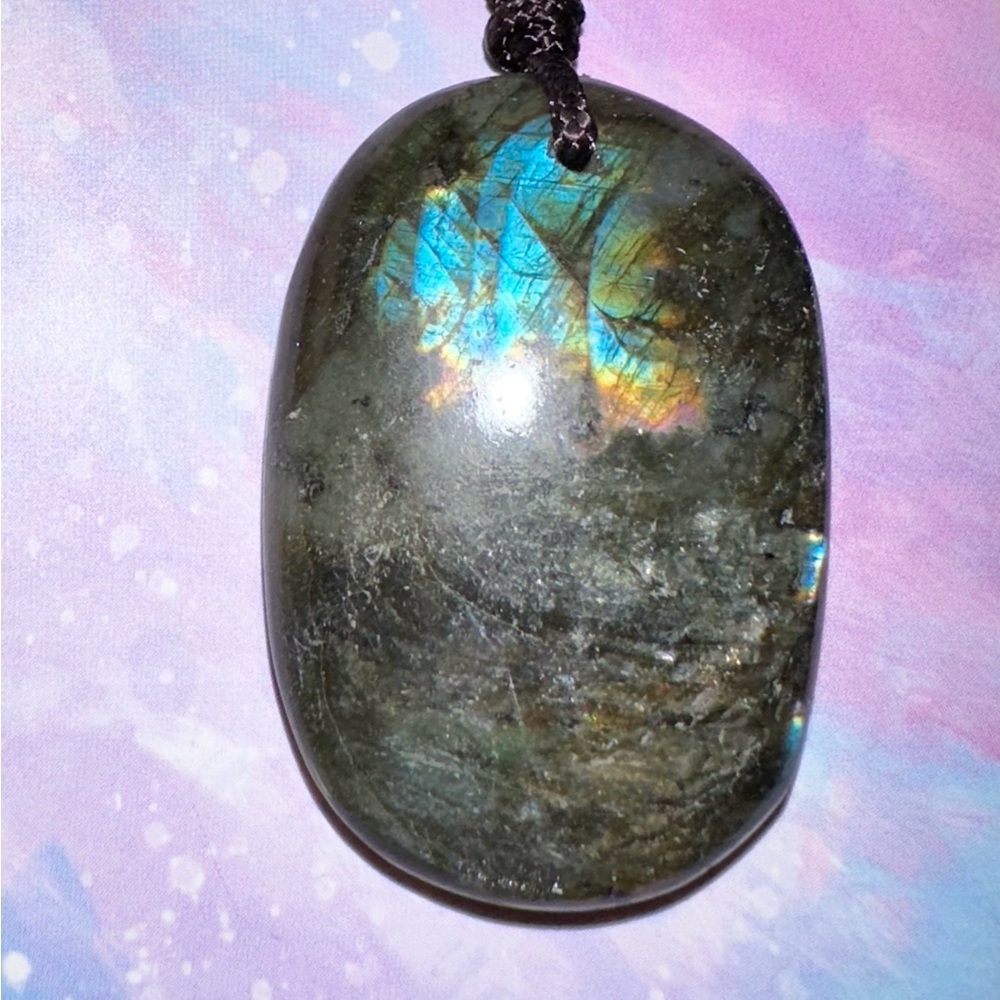 Labradorite Rainbow Flash Large Oval Palm Stone Natural Gemstone Crystal Pendant - Picture 9 of 16